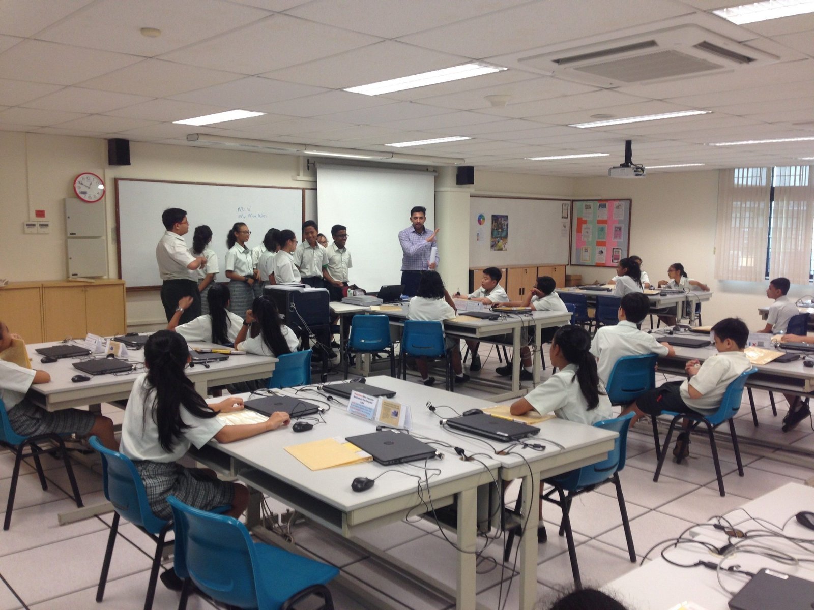 Schools_Indoor school-student